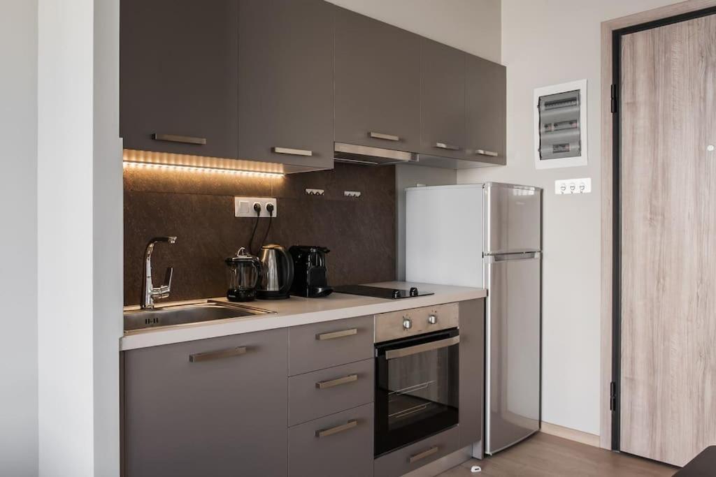 Piraeus Deluxe 2Bdr Apt - Near Metro And Port Ngoại thất bức ảnh